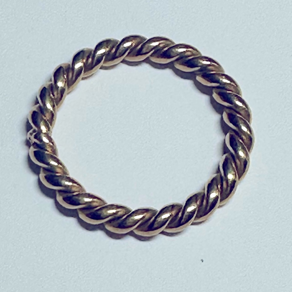 Goldtone twist ring